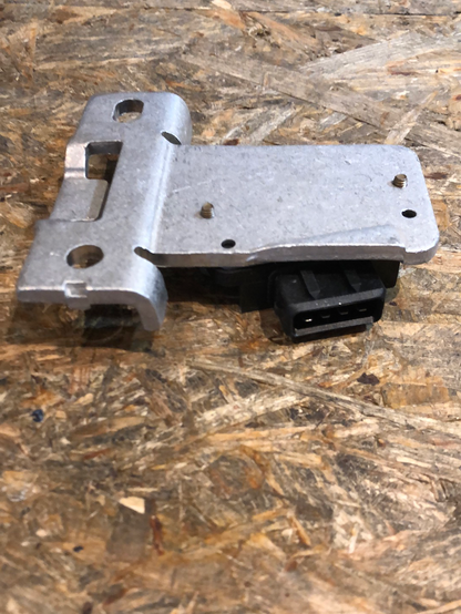 Original GM Opel Corsa B 1.2i 33kW Zündmodul Neu