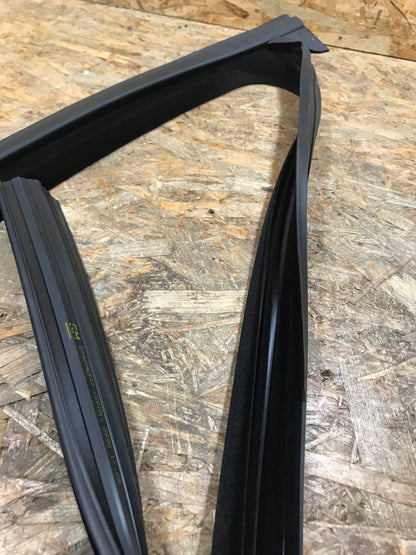 Original Opel Astra J Dichtung fensterführung vorne links NEU