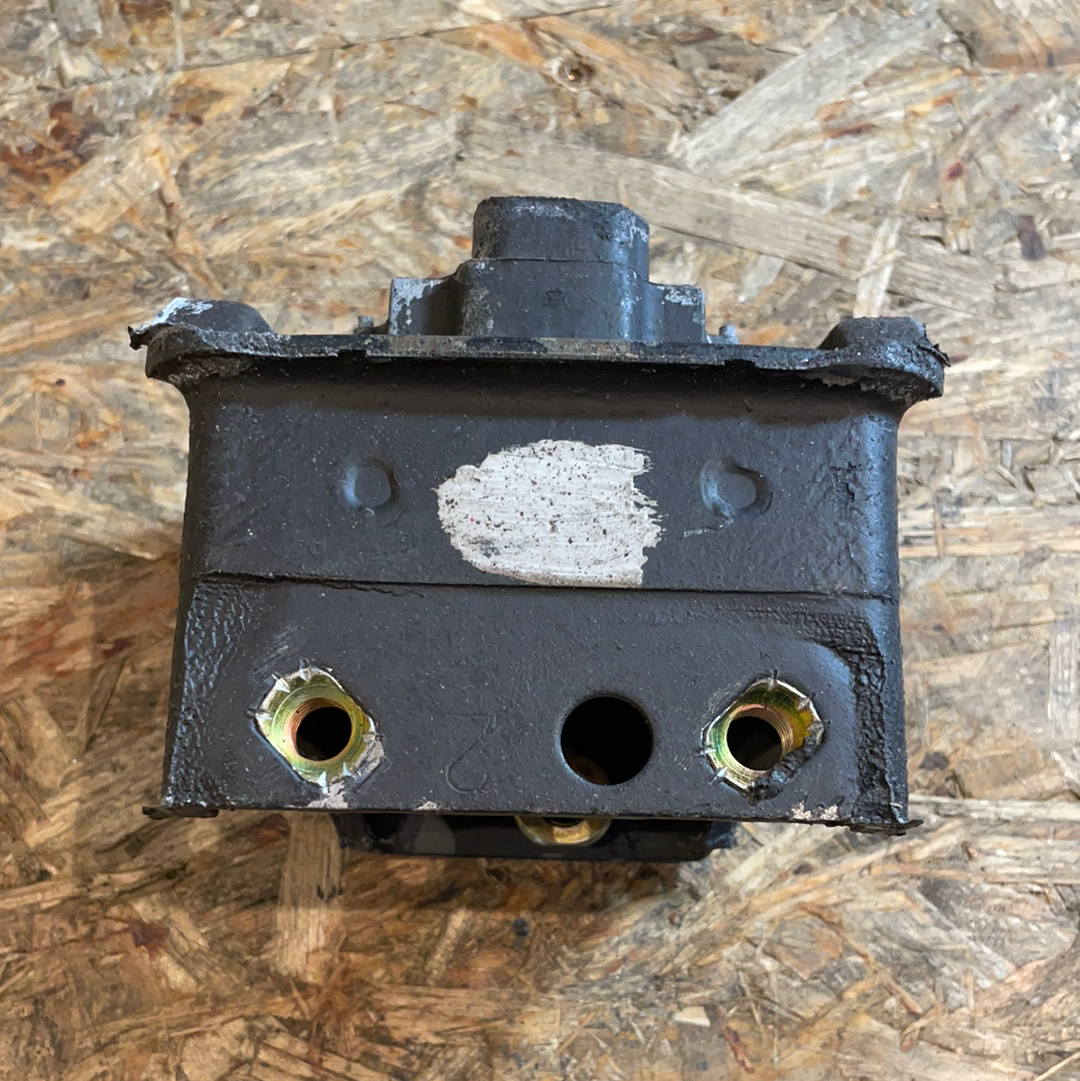 Original GM Opel Ascona C Motorlager Dämpfungsblock vorne rechts Neu
