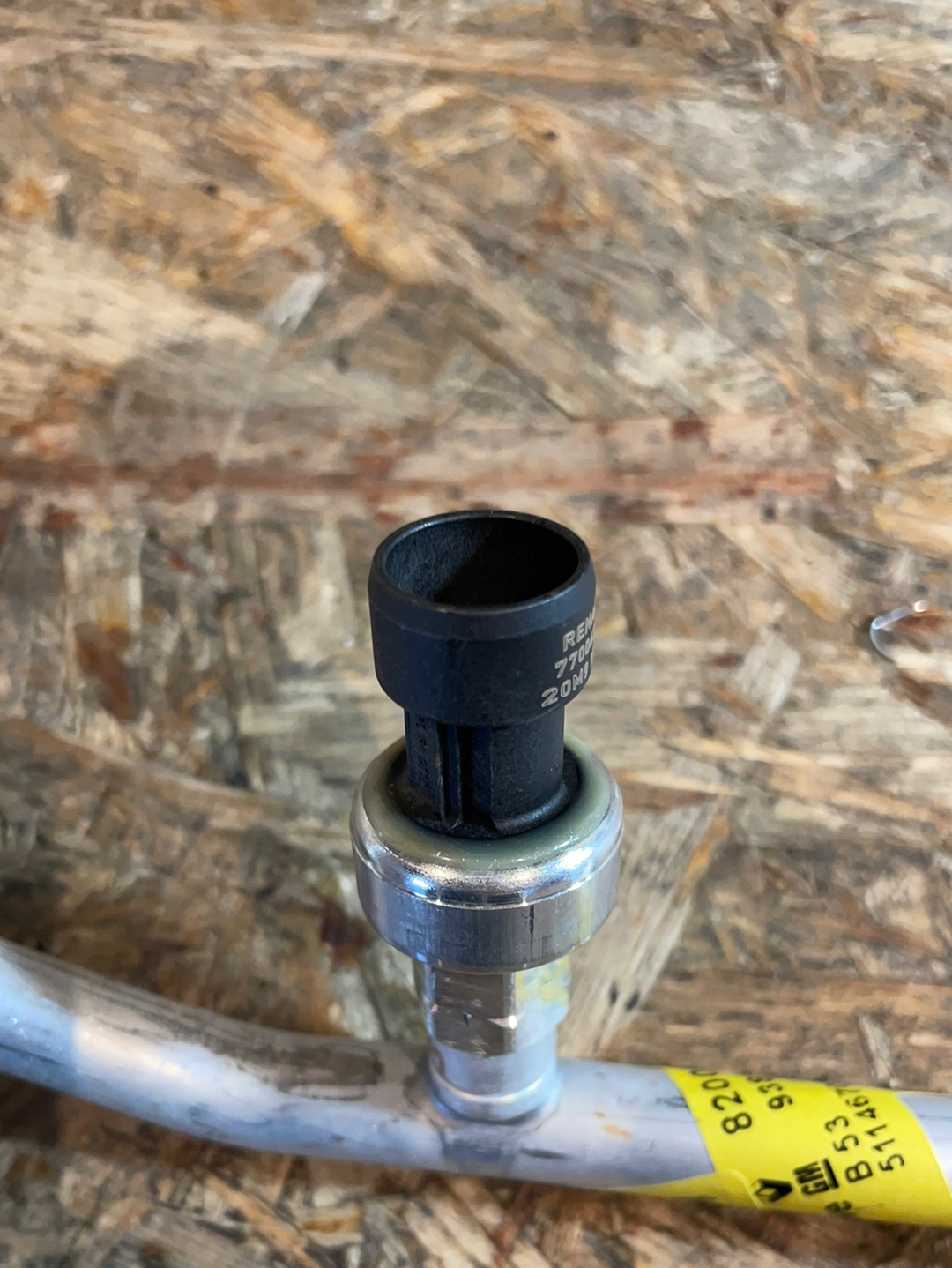 Original GM Opel Vivaro 2,5 CDTI Nissan Primastar 2,5 DTI Klimaschlauch Neu