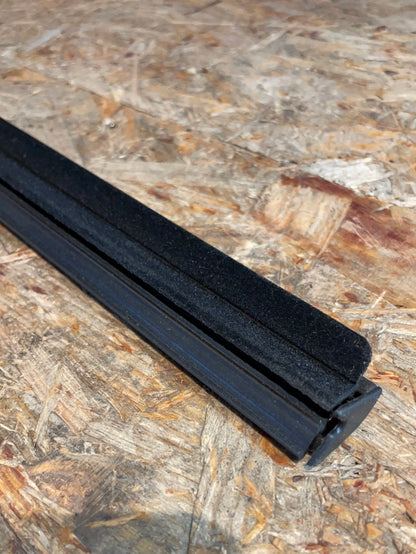 Original GM Opel Omega A Zierleiste Fensterführung außen links Neu