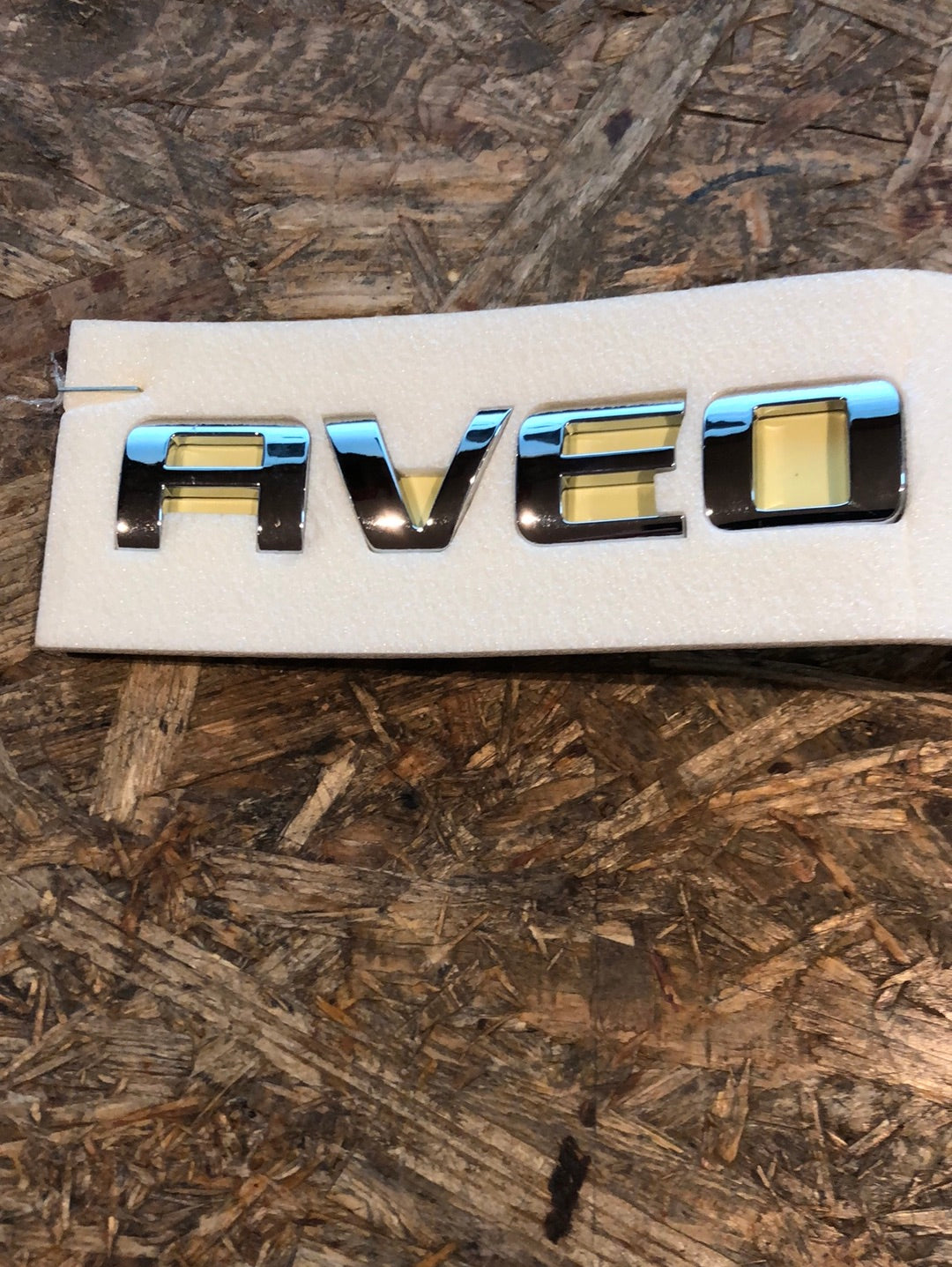 Original GM Chevrolet Aveo Emblem Neu