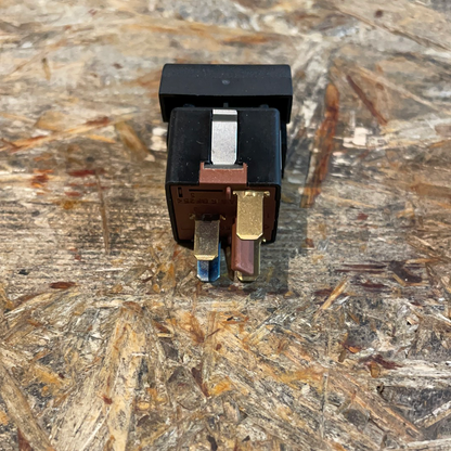 Original GM Omega B Schalter Heizbarer Vordersitz Neu