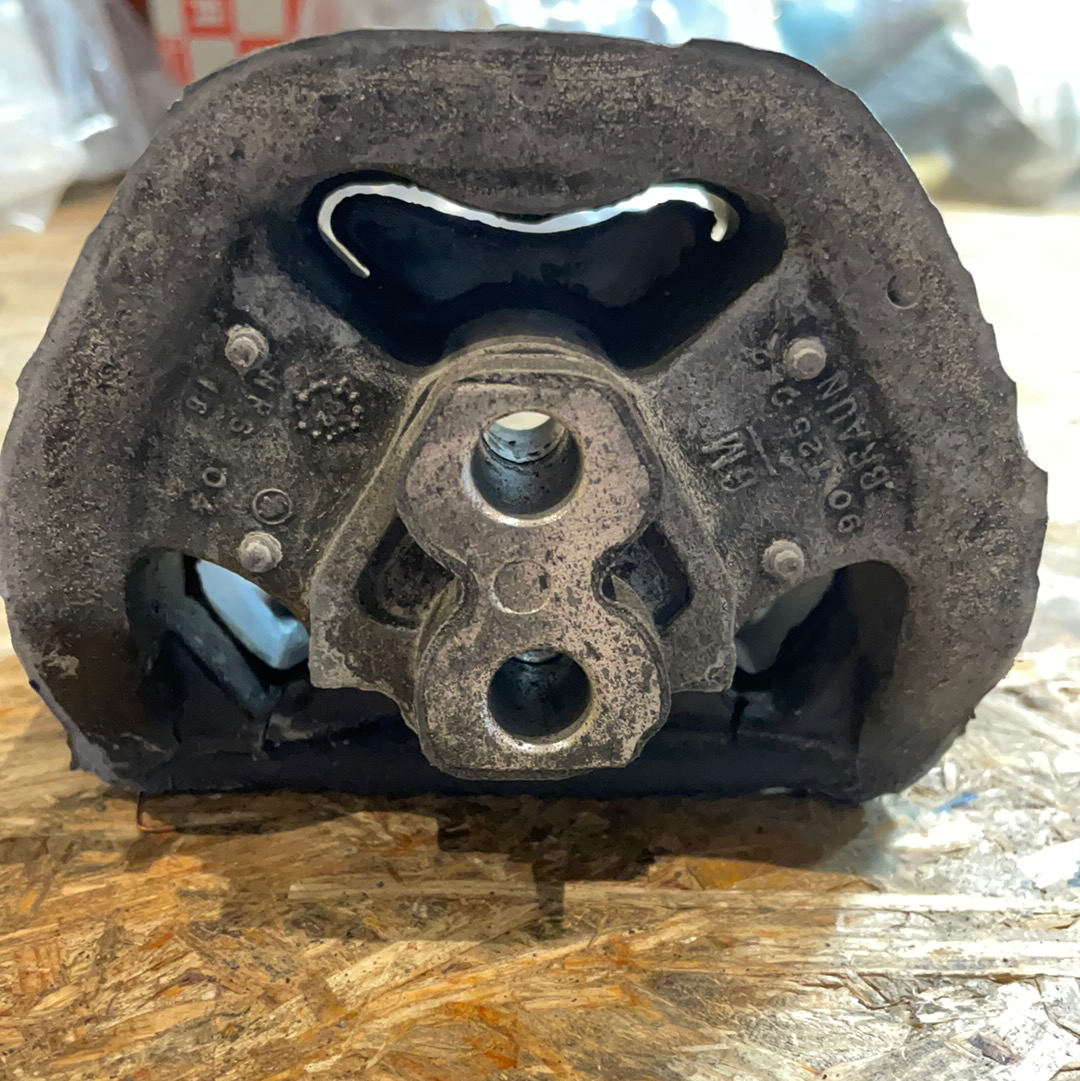 Original GM Opel Ascona C Motorlager Dämpfungsblock vorne rechts Neu