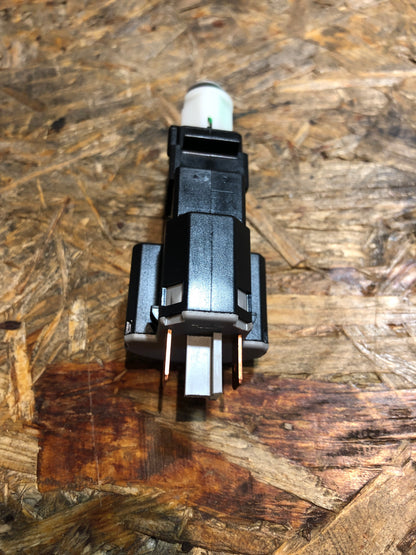 Original GM Opel Omega B Bremslichtschalter Neu