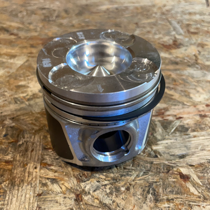 Original GM Opel Corsa C Kolben Neu