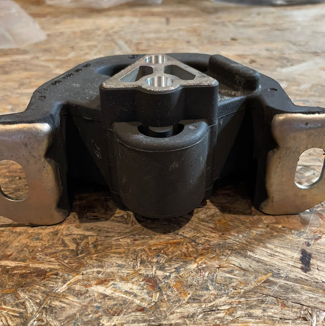 Original GM Opel Corsa B Dämpfungsblock Motorlager Neu