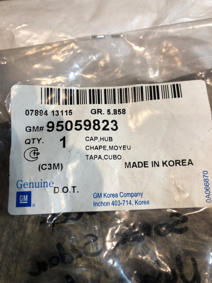 Original GM Chevrolet Sonic Sedan Nabendeckel Neu
