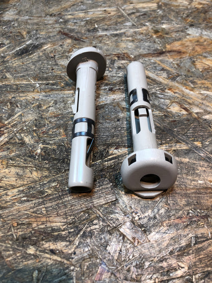 Original GM Opel Astra G Omega B Führungshülse Kopfstütze Vorne Neu