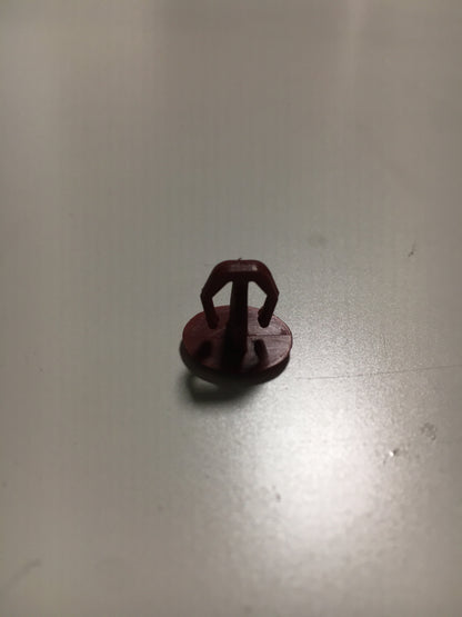 Original Corsa C Befebstigungszapfen Laderaum Abdeckung links NEU