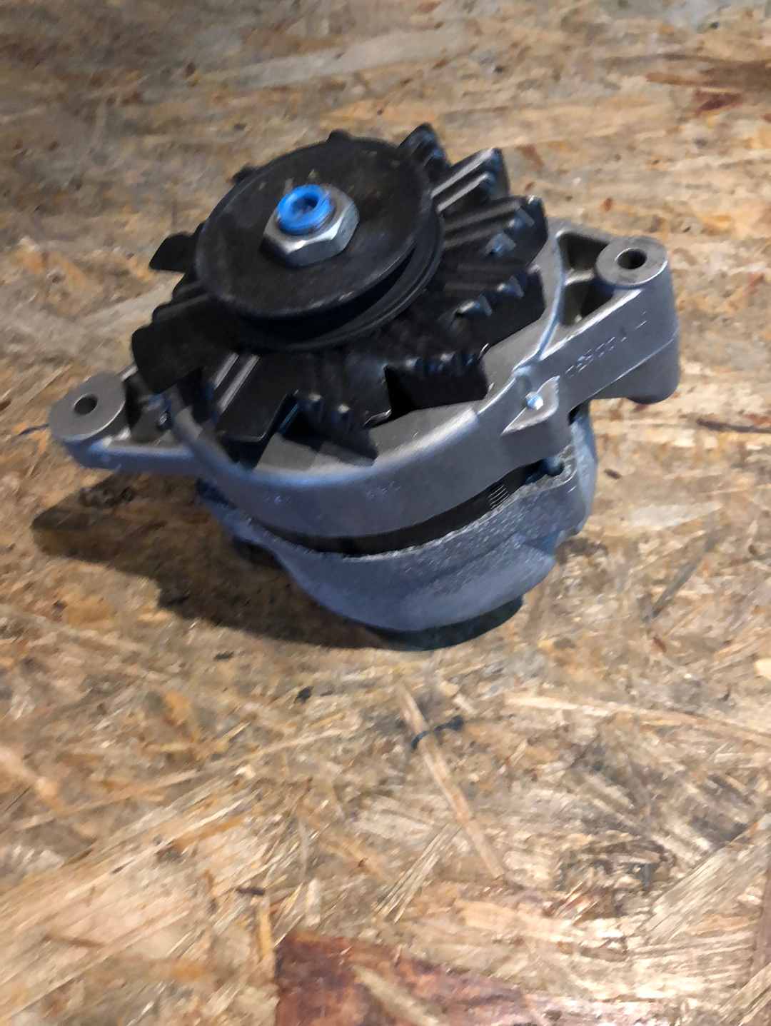 Ascona C CC Kadett E Astra F Omega A Lichtmaschine 65A 14V original delco Neu