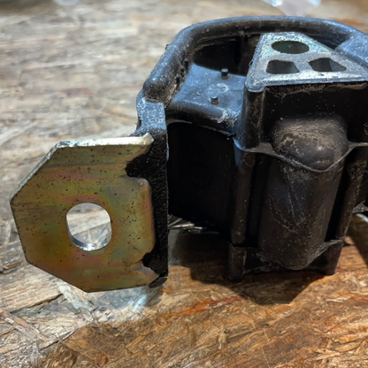 Original GM Opel Dämpfungsblock Motorhalterung Neu