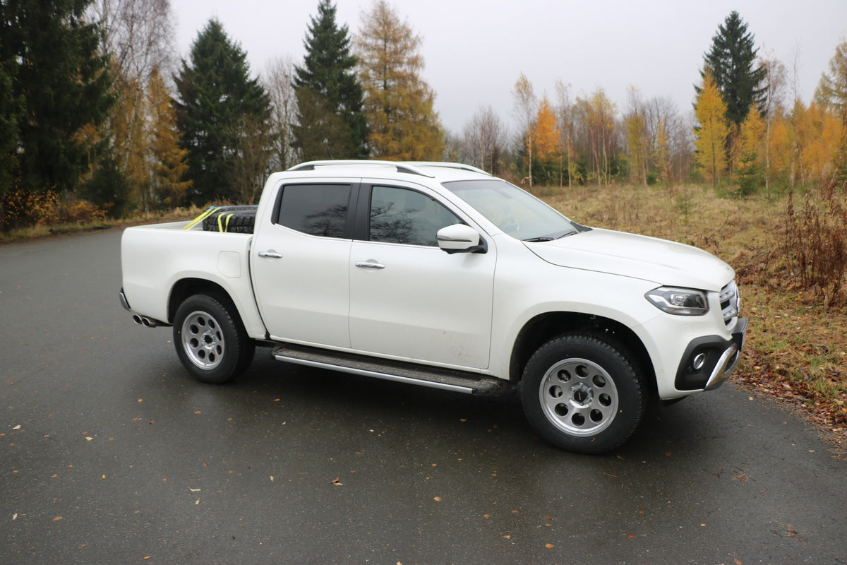 FOX Mercedes X-Klasse 4matic Endrohrsystem Ausgang rechts am Fahrzeug - 2x115x85 Typ 38 rechts